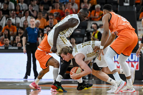 出更高的效 出更高的效