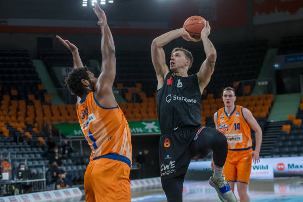 翘首期待的 翘首期待的